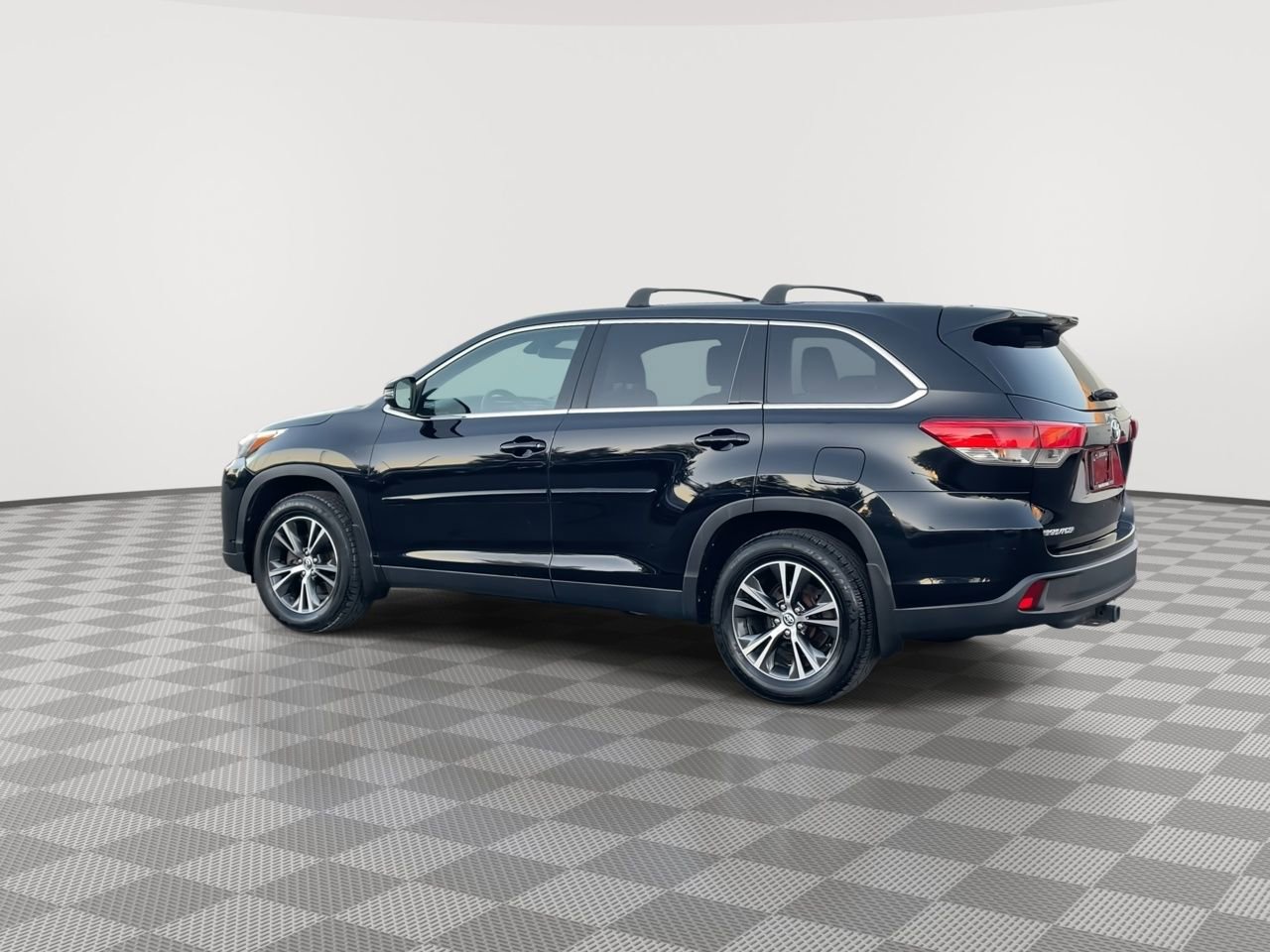 Thumbnail: 2019 Toyota Highlander - 6