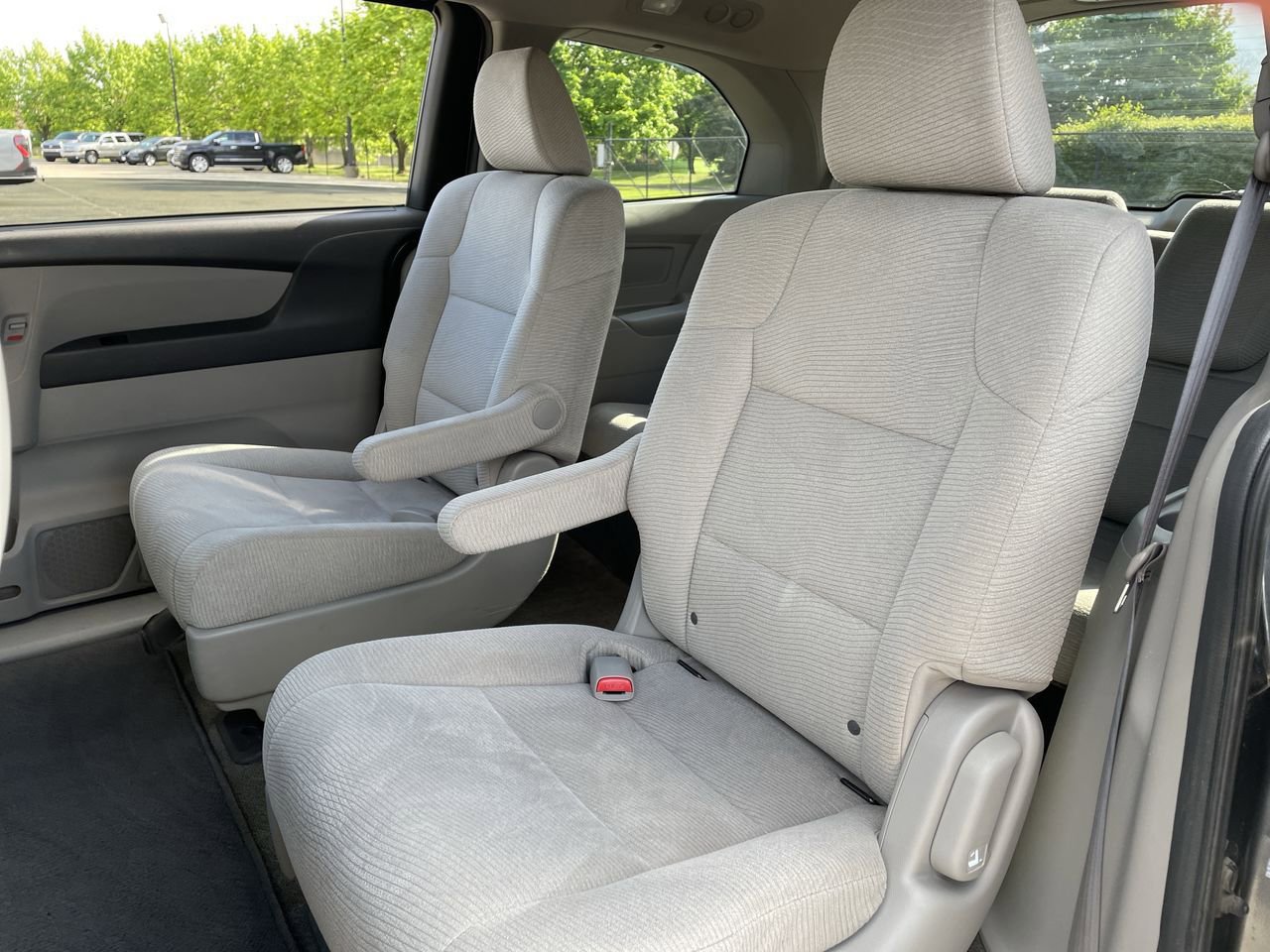 Thumbnail: 2012 Honda Odyssey - 19