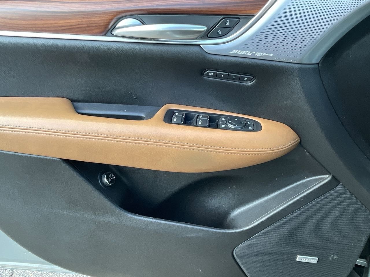 Thumbnail: 2023 Cadillac XT5 - 36