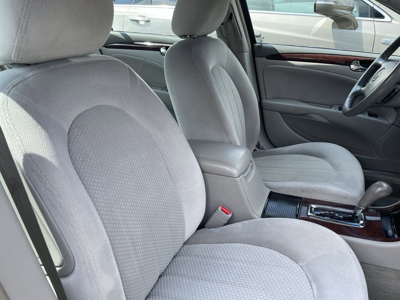 Thumbnail: 2011 Buick Lucerne - 14