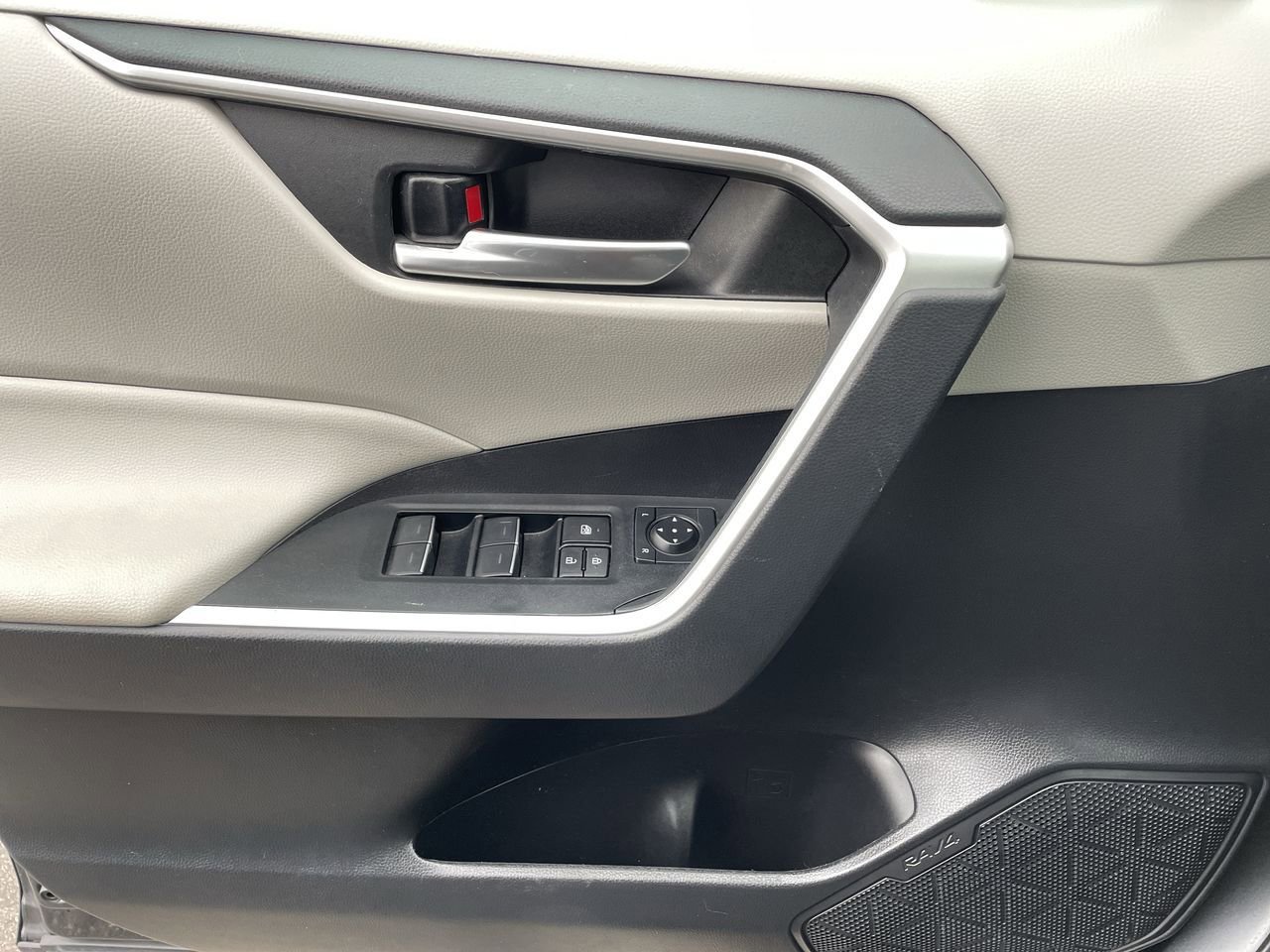 Thumbnail: 2023 Toyota RAV4 - 34