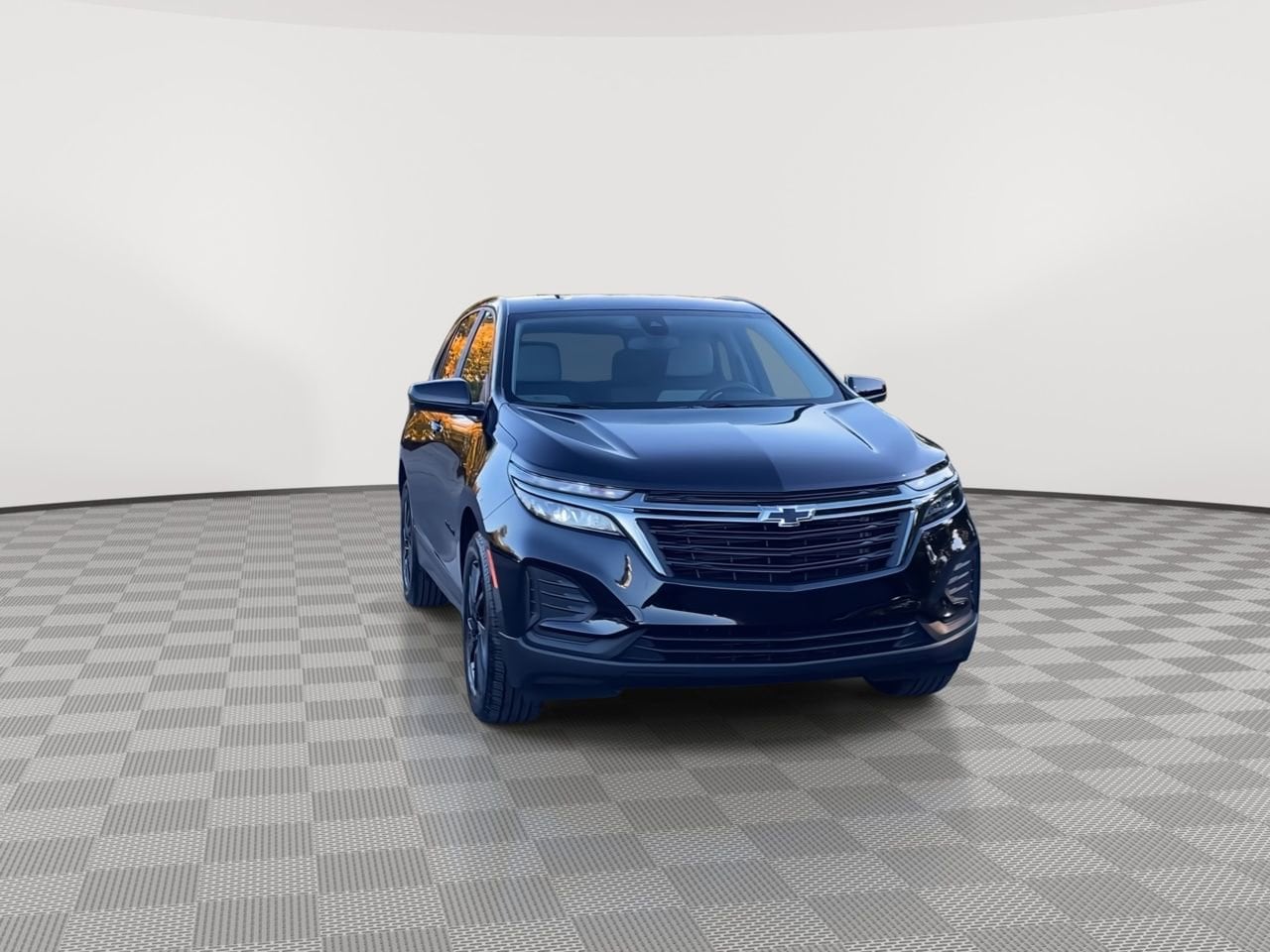 Thumbnail: 2023 Chevrolet Equinox - 3
