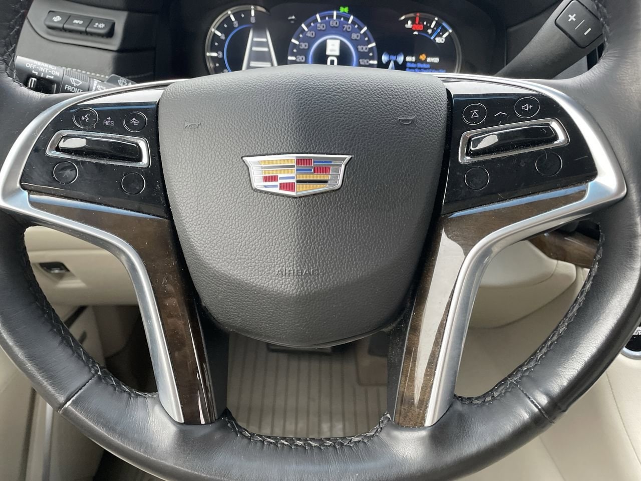 Thumbnail: 2019 Cadillac Escalade - 10