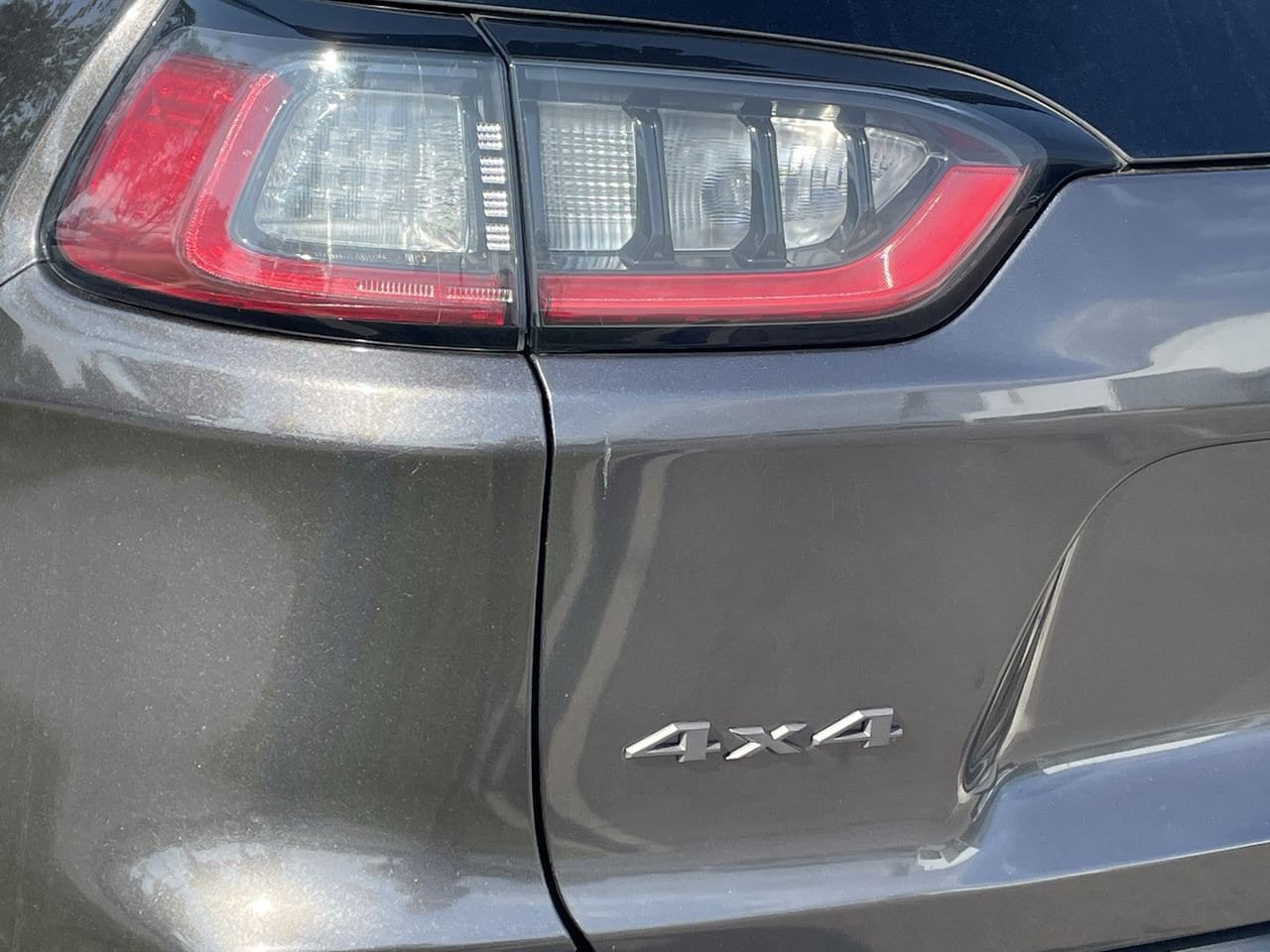 Thumbnail: 2019 Jeep Cherokee - 38