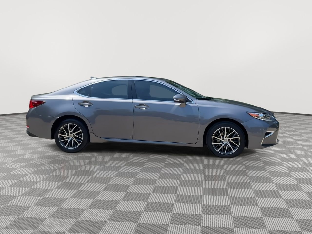 Thumbnail: 2016 Lexus ES - 9