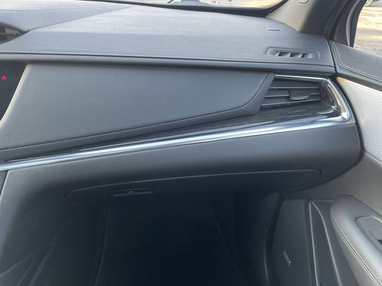 Thumbnail: 2021 Cadillac XT5 - 16