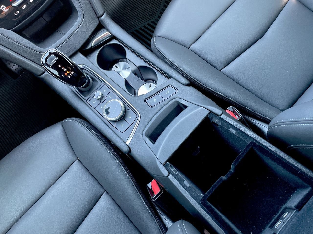 Thumbnail: 2025 Cadillac XT6 - 25