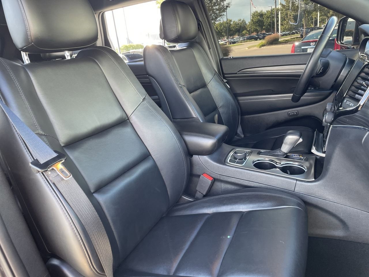 Thumbnail: 2019 Jeep Grand Cherokee - 14