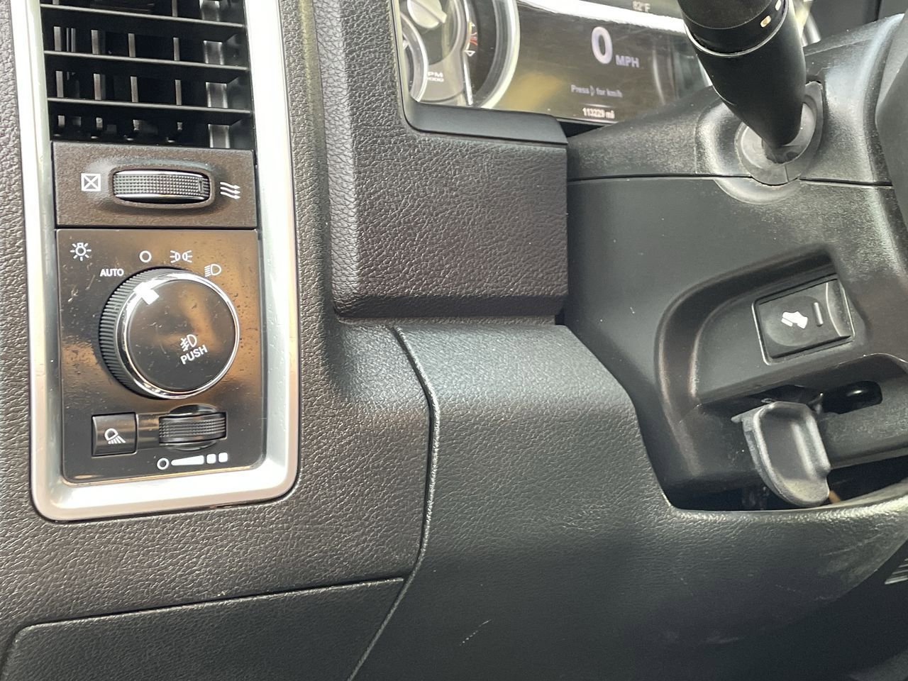 2015 RAM 3500 Longhorn 32