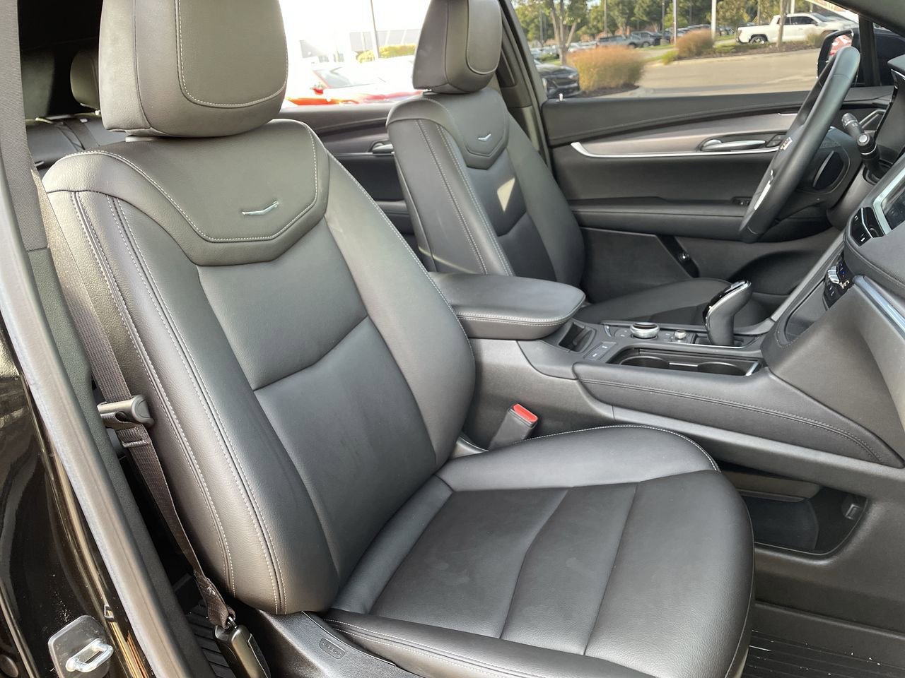 Thumbnail: 2024 Cadillac XT5 - 14