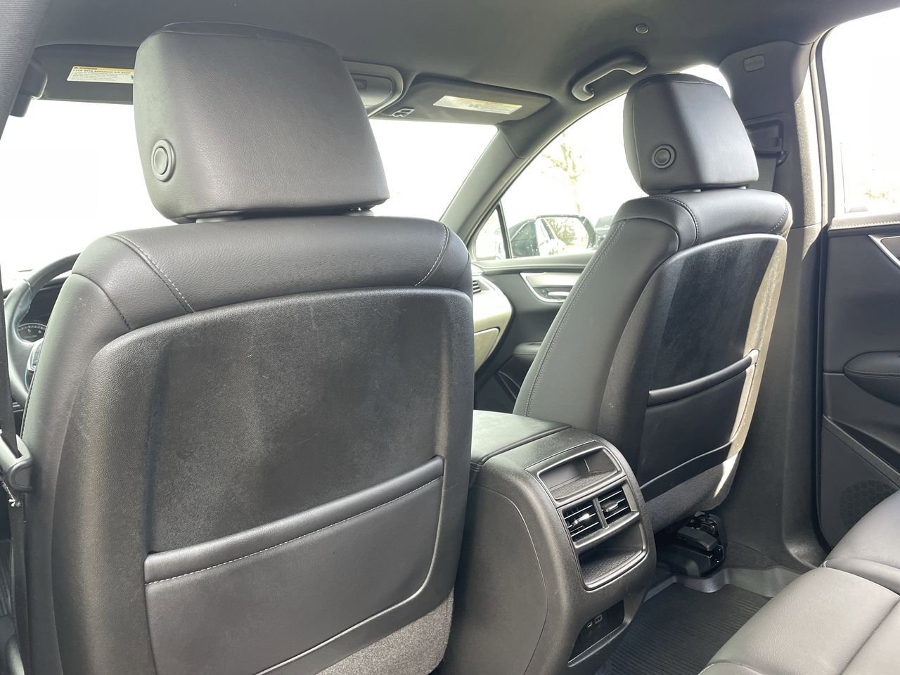 Thumbnail: 2023 Cadillac XT5 - 20