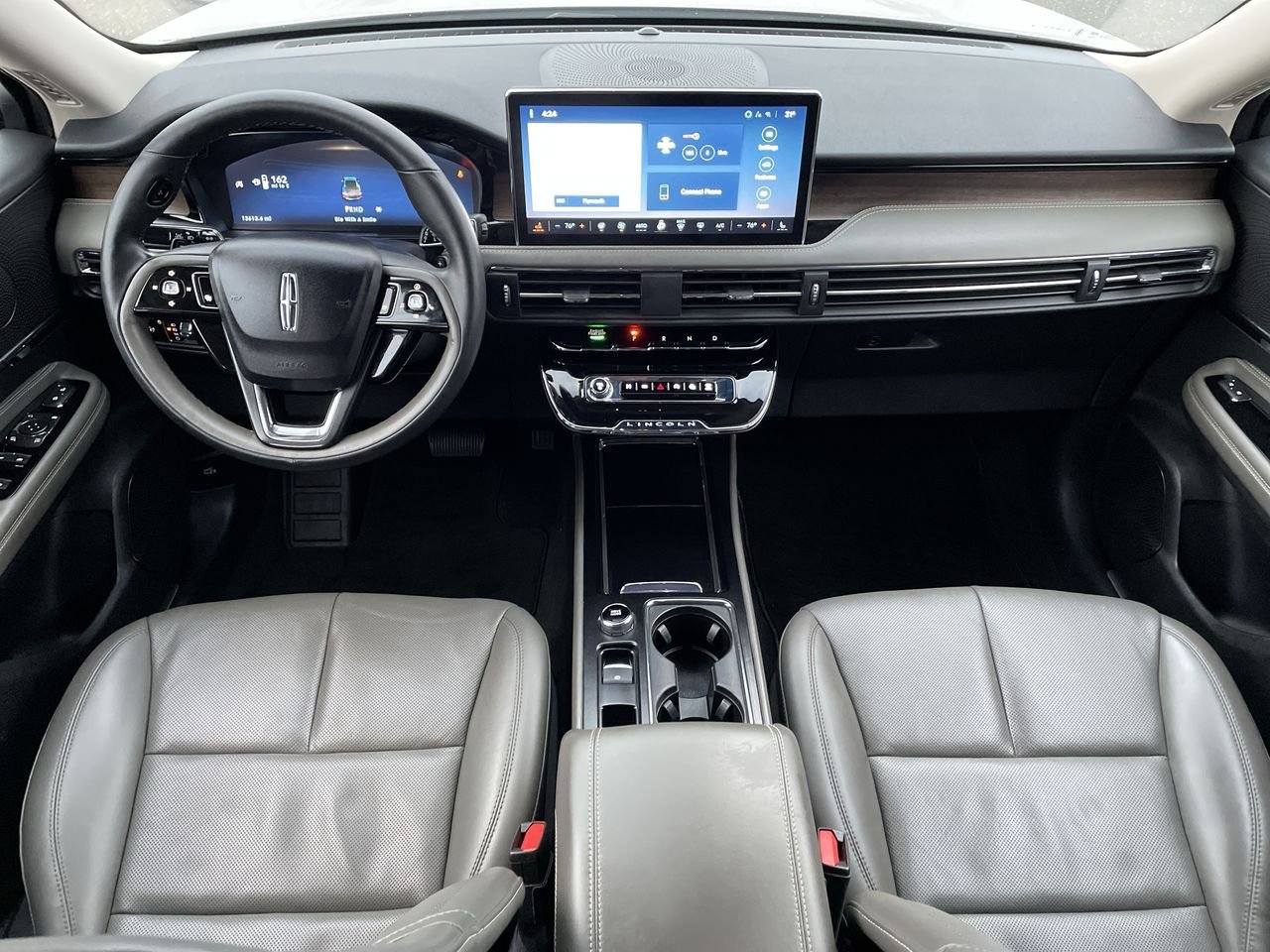 Thumbnail: 2023 Lincoln Corsair - 24