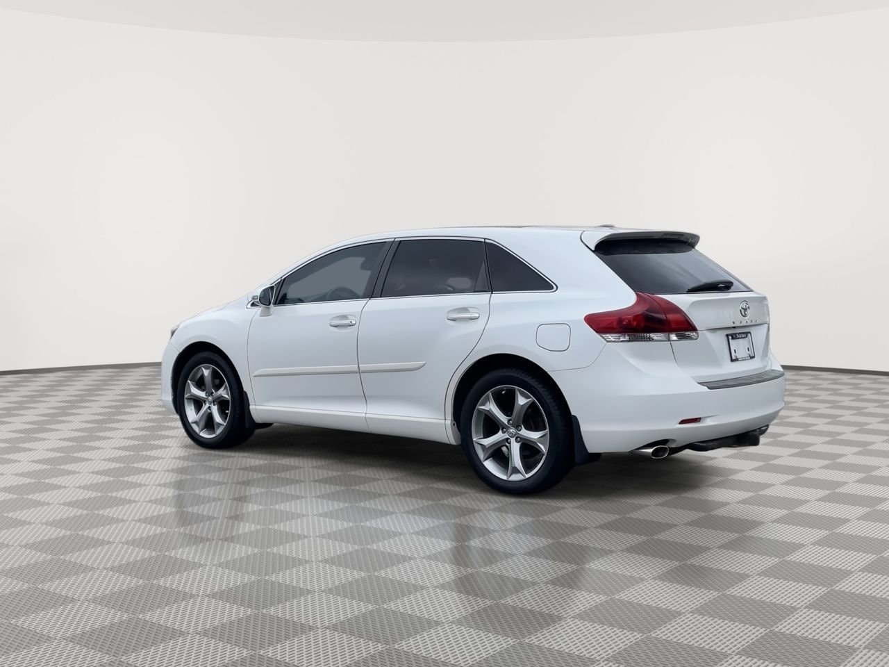 Thumbnail: 2013 Toyota Venza - 6