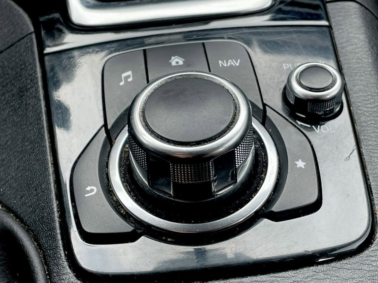 Thumbnail: 2016 Mazda Mazda3 - 27