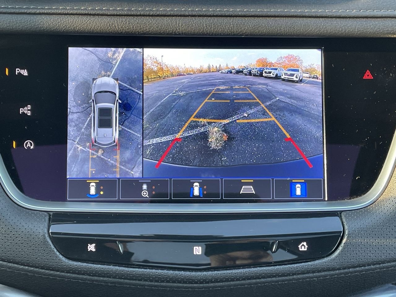 Thumbnail: 2021 Cadillac XT5 - 28