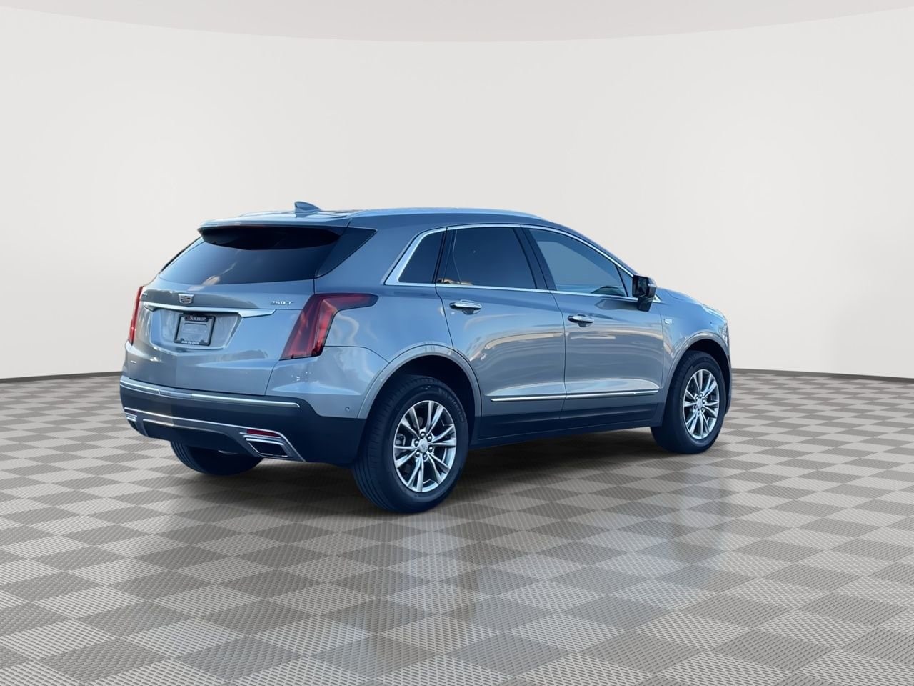 Thumbnail: 2023 Cadillac XT5 - 8