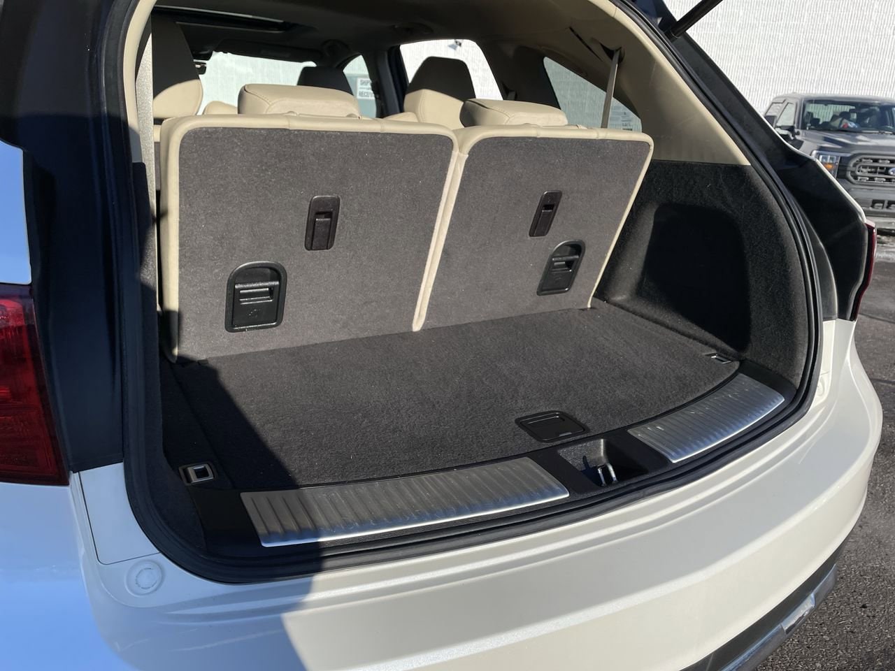 Thumbnail: 2017 Acura MDX - 17