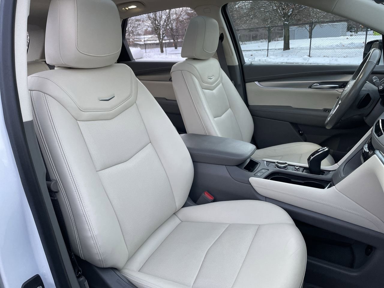 Thumbnail: 2023 Cadillac XT5 - 14