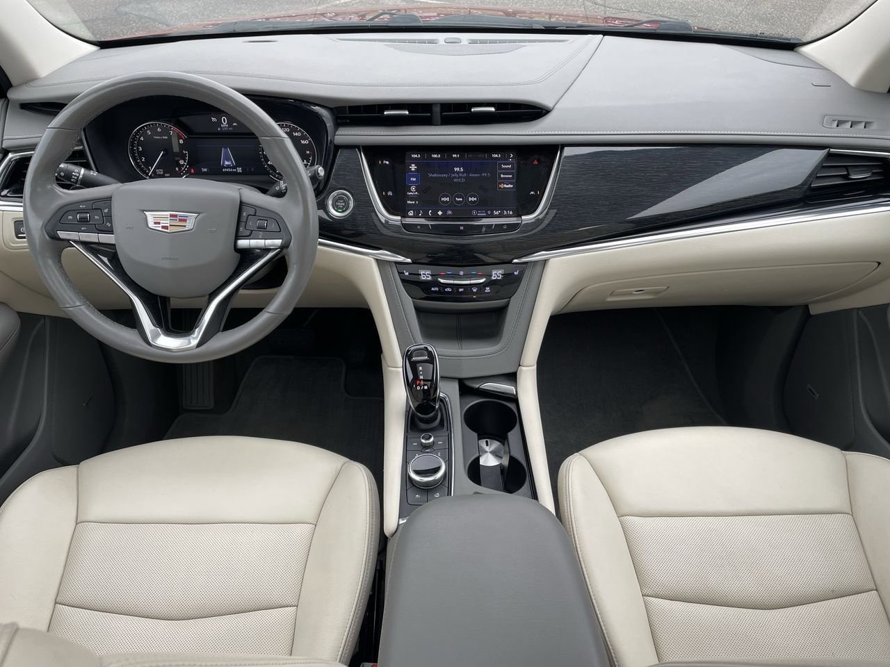 Thumbnail: 2021 Cadillac XT6 - 25