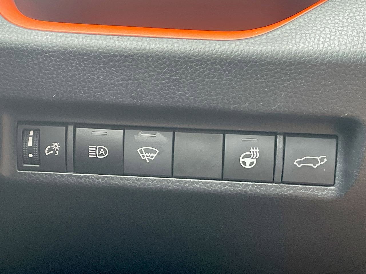 Thumbnail: 2019 Toyota RAV4 - 23