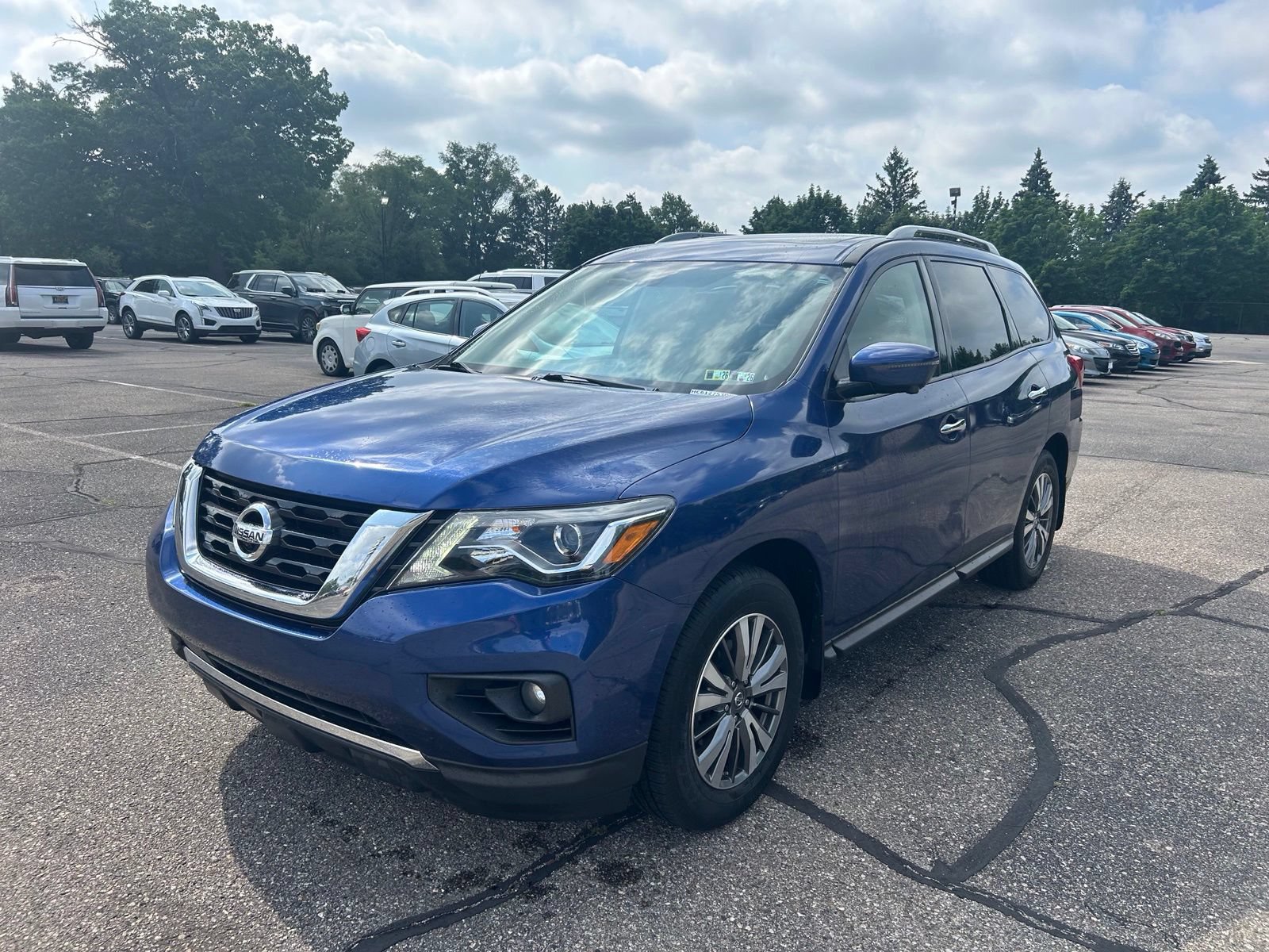 2017 Nissan Pathfinder SL -
                  Plymouth, MI