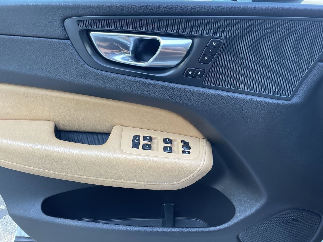 Thumbnail: 2020 Volvo XC60 - 30