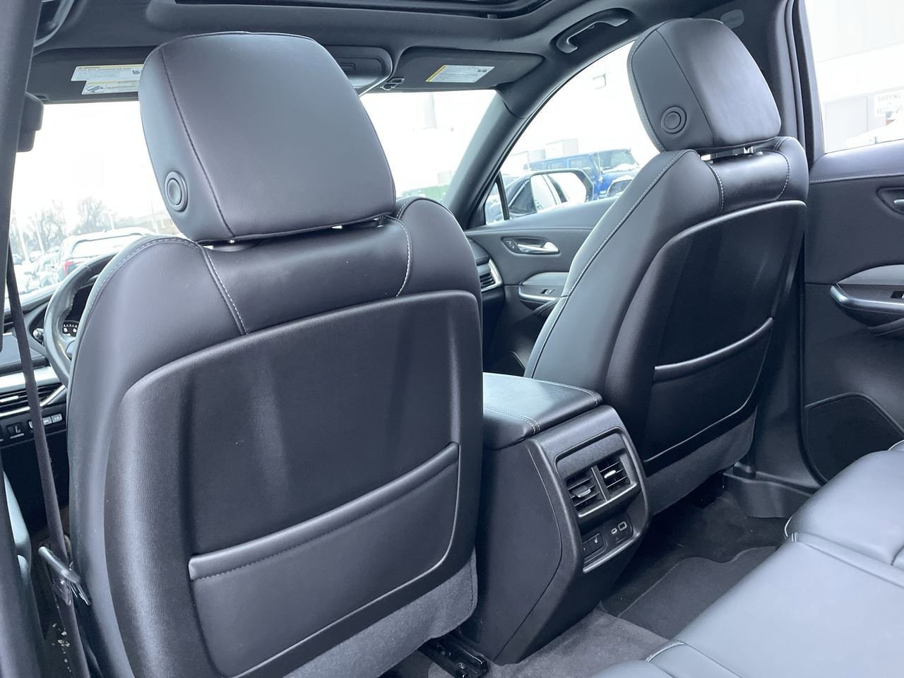 Thumbnail: 2023 Cadillac XT4 - 20