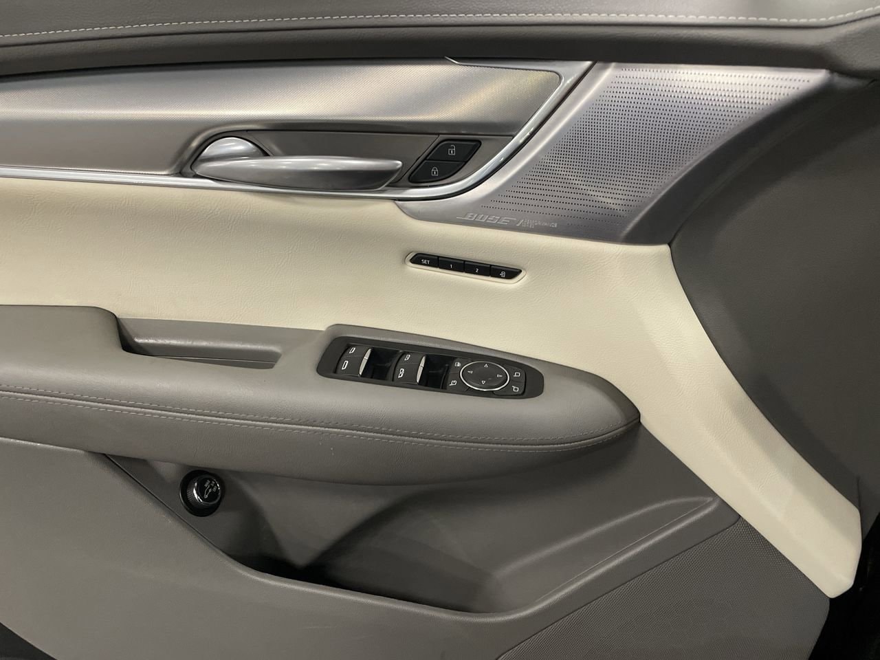 Thumbnail: 2023 Cadillac XT5 - 34