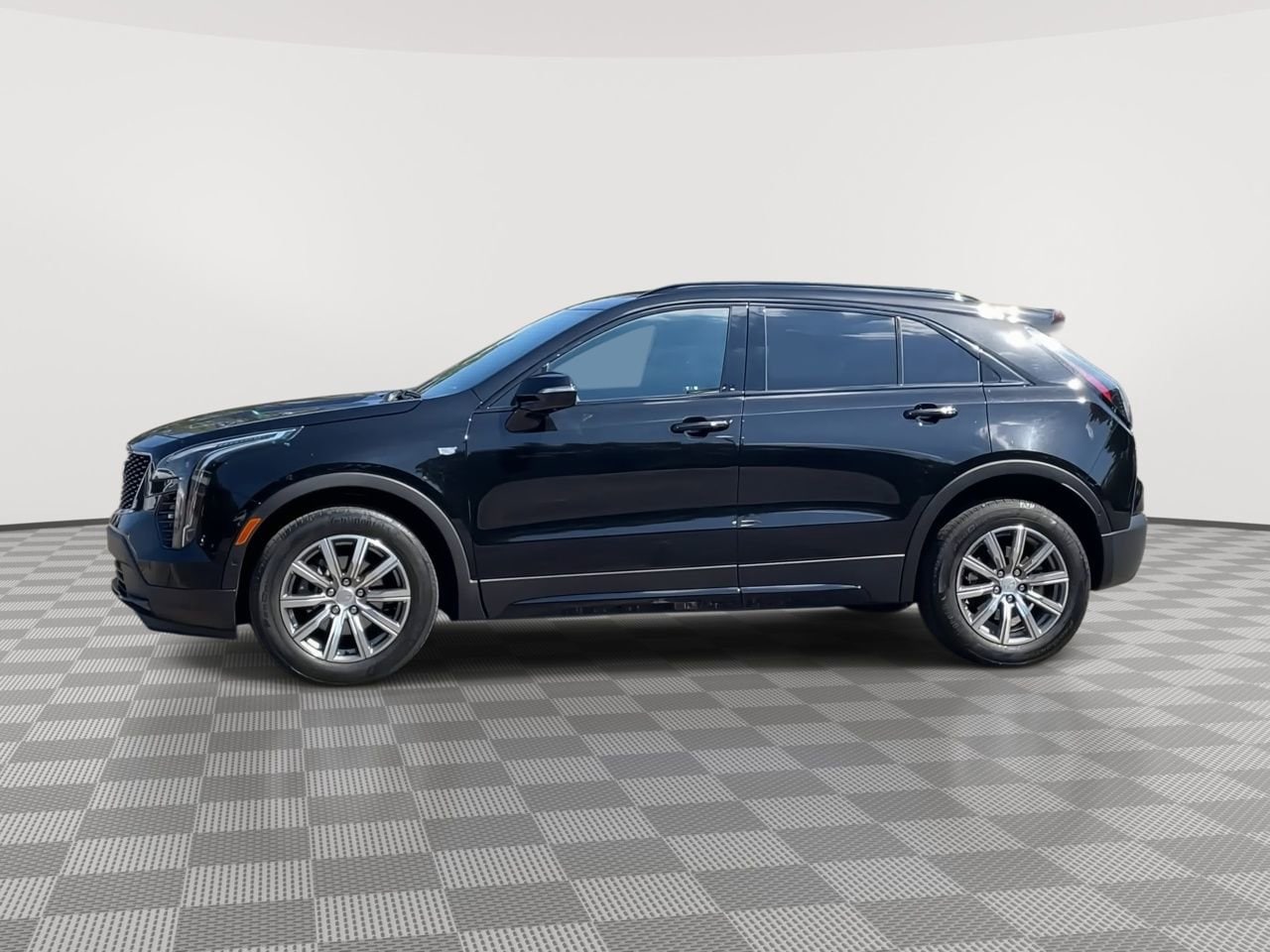 Thumbnail: 2022 Cadillac XT4 - 5