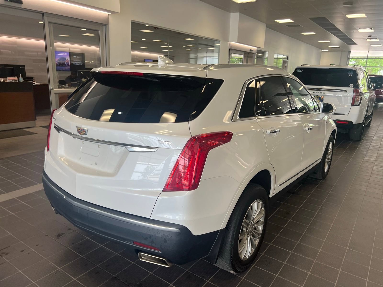 Thumbnail: 2018 Cadillac XT5 - 3