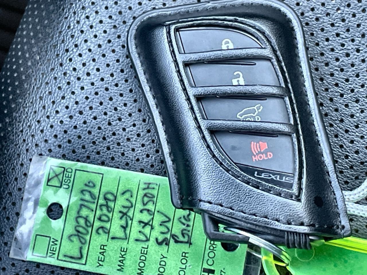 Thumbnail: 2020 Lexus UX - 32