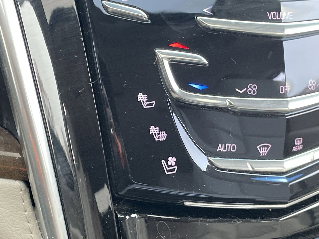 Thumbnail: 2019 Cadillac Escalade - 26