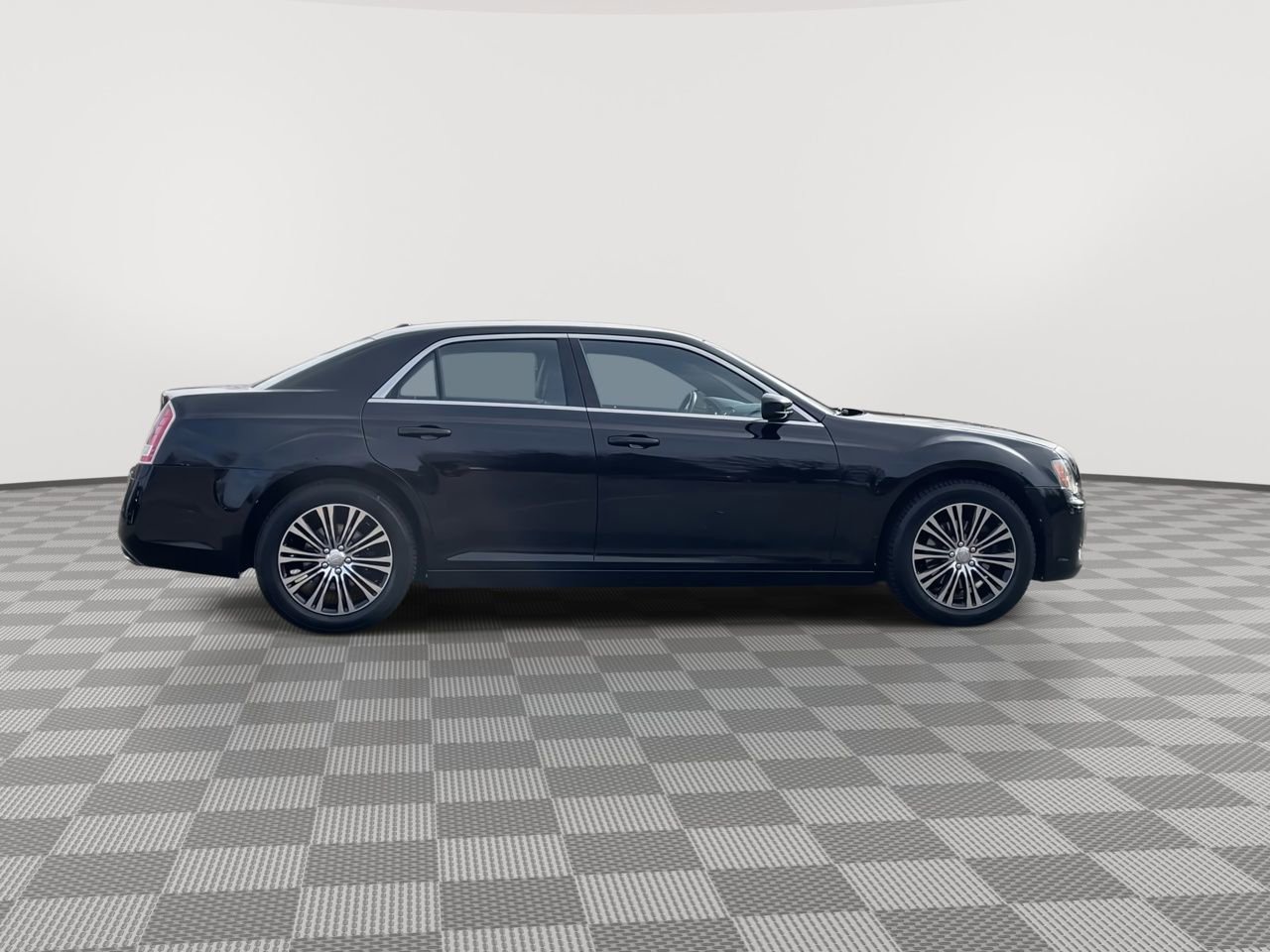 Thumbnail: 2013 Chrysler 300 - 9
