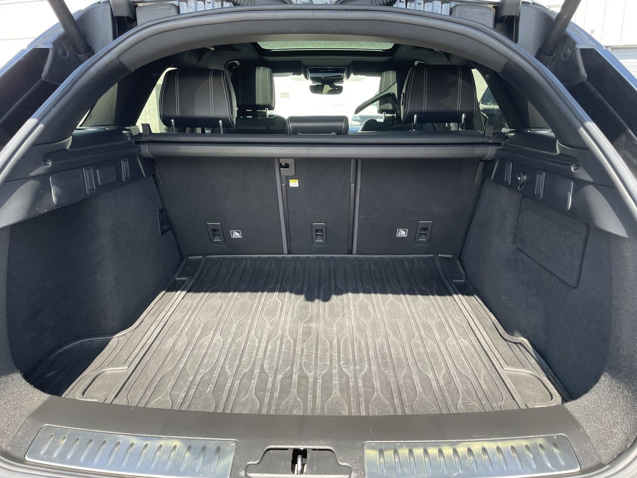 Thumbnail: 2018 Land Rover Range Rover Velar - 17