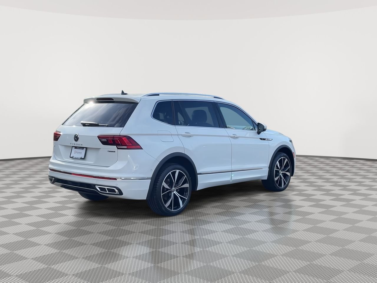 Thumbnail: 2024 Volkswagen Tiguan - 8