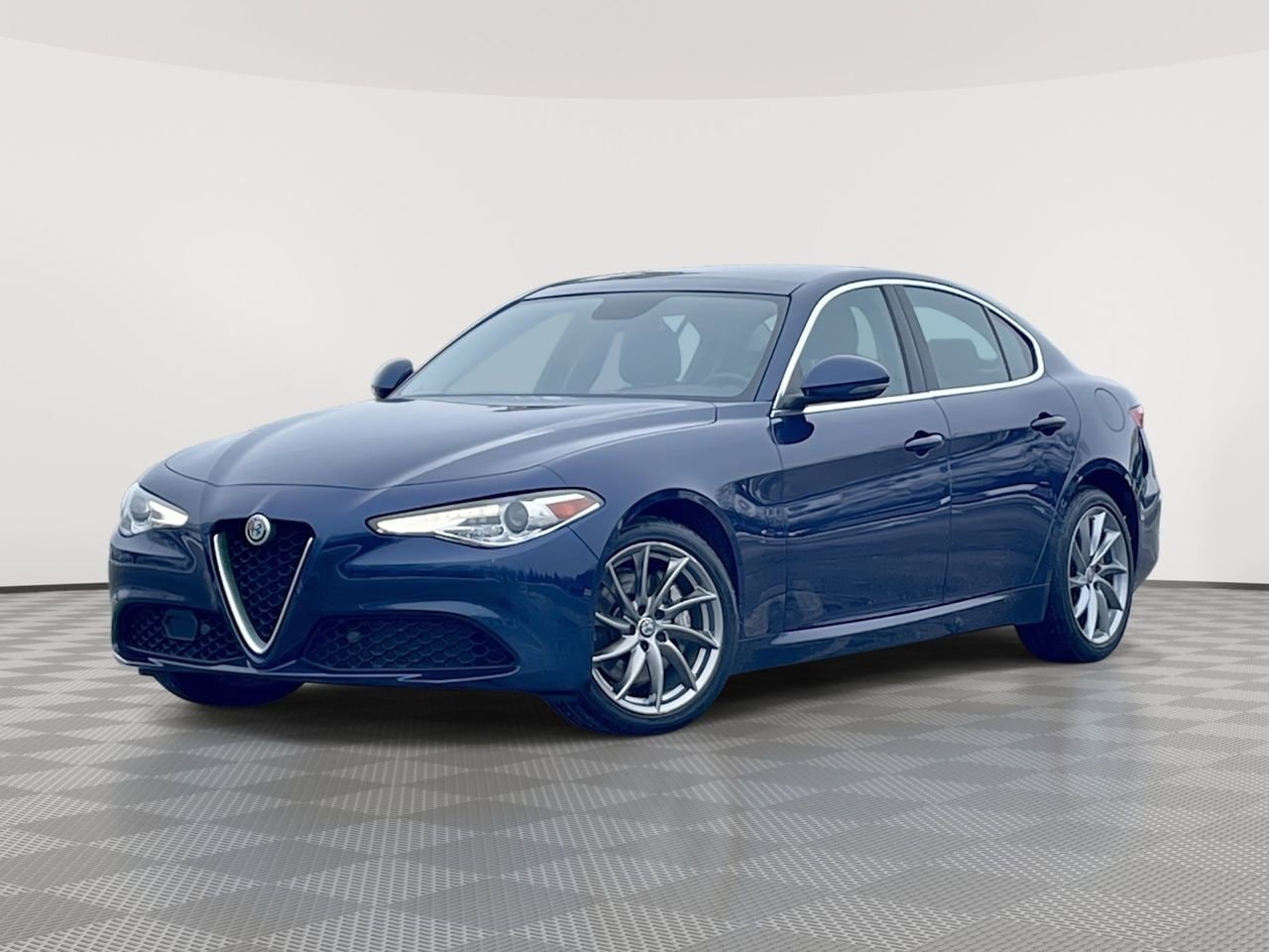 Thumbnail: 2019 Alfa Romeo Giulia - 1