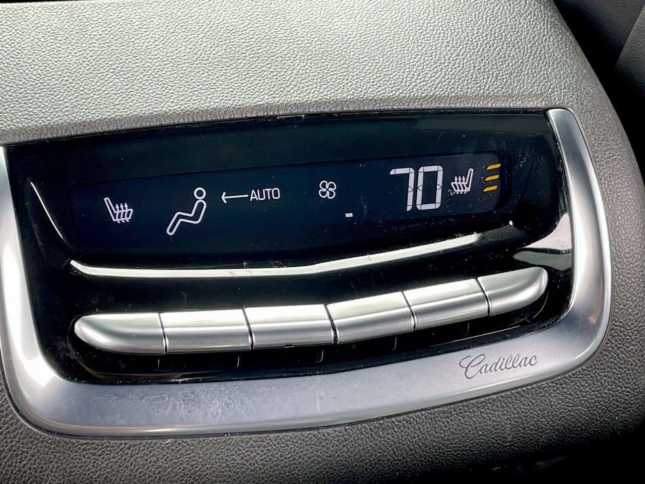 Thumbnail: 2024 Cadillac XT6 - 23