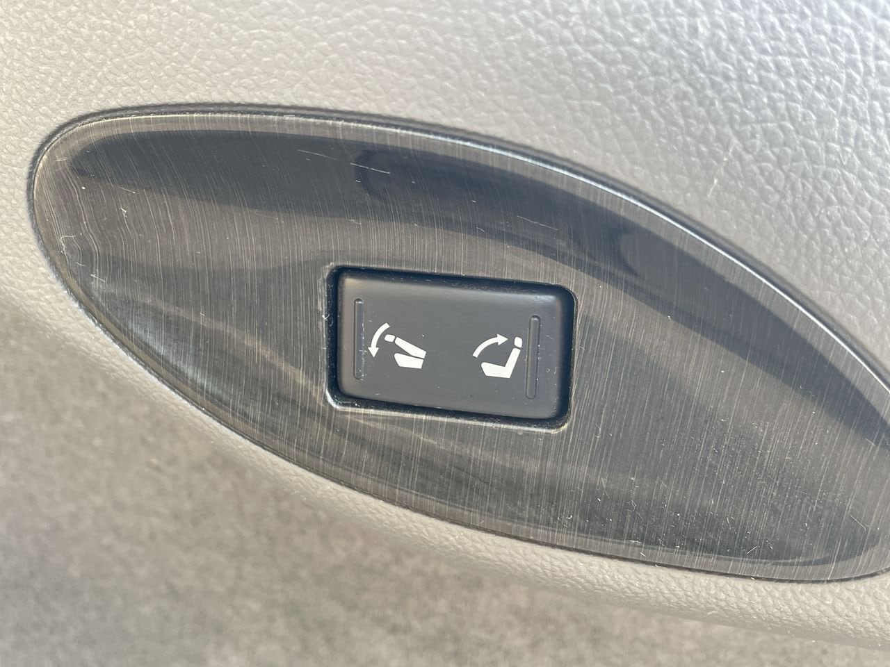 Thumbnail: 2011 INFINITI EX35 - 18
