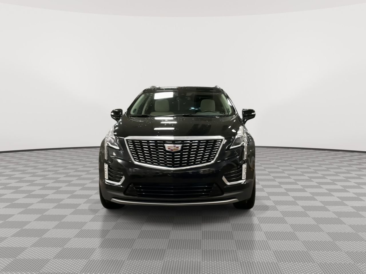 Thumbnail: 2023 Cadillac XT5 - 3