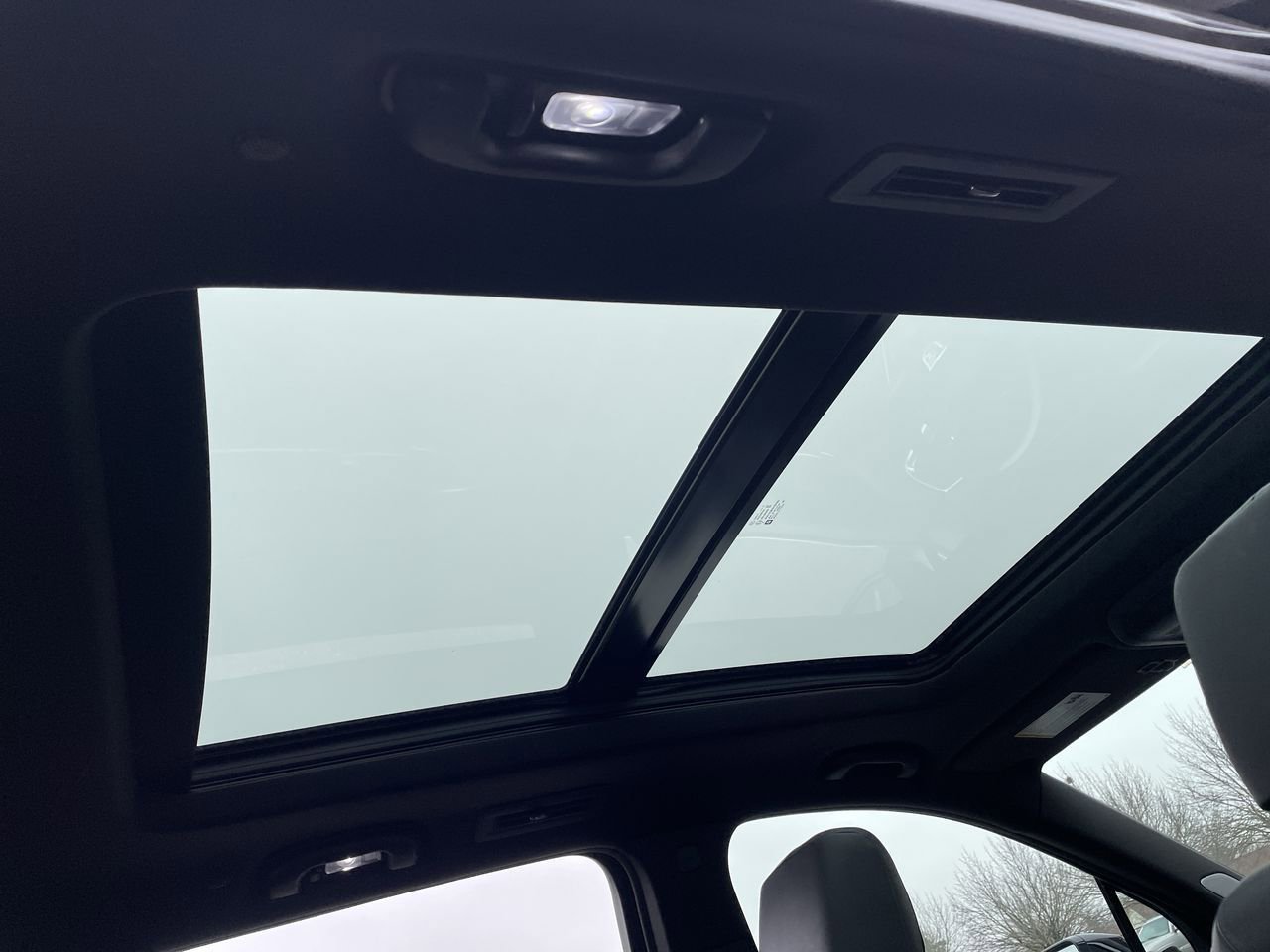 Thumbnail: 2023 Cadillac XT6 - 22