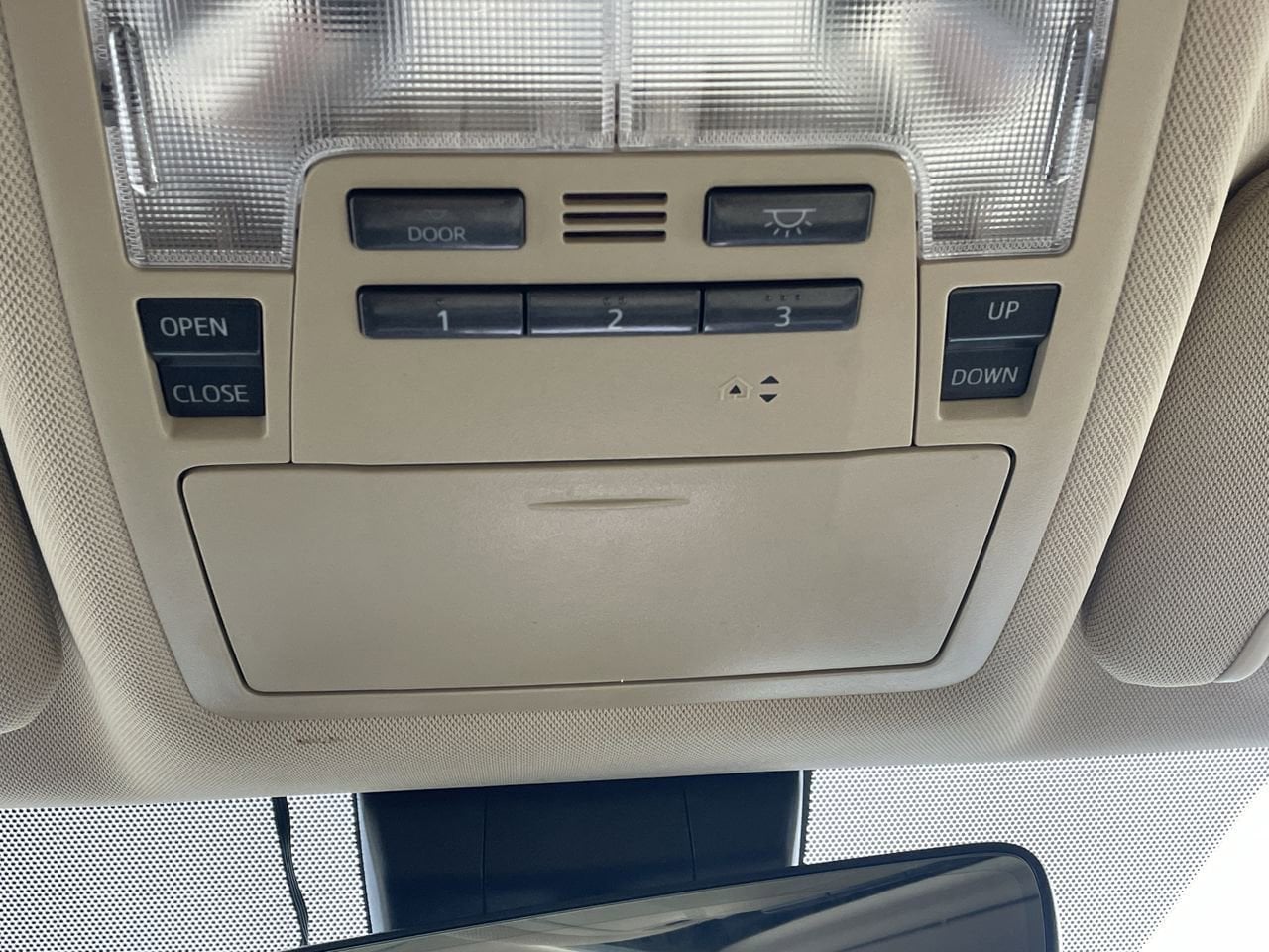 Thumbnail: 2019 Toyota Highlander - 32