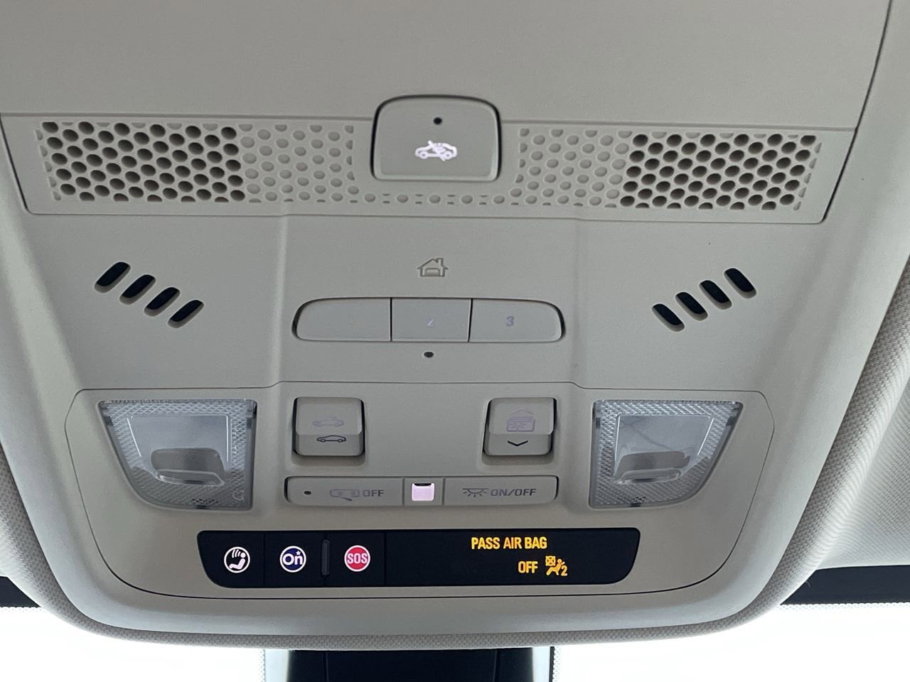 Thumbnail: 2023 Cadillac XT5 - 32