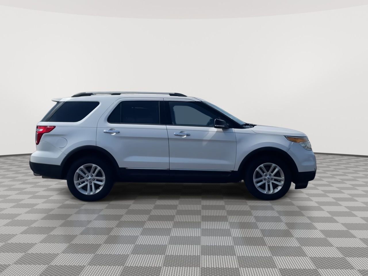 Thumbnail: 2014 Ford Explorer - 9