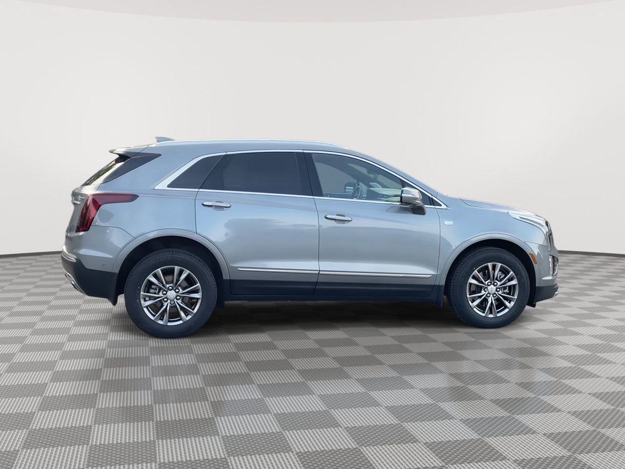 Thumbnail: 2023 Cadillac XT5 - 9