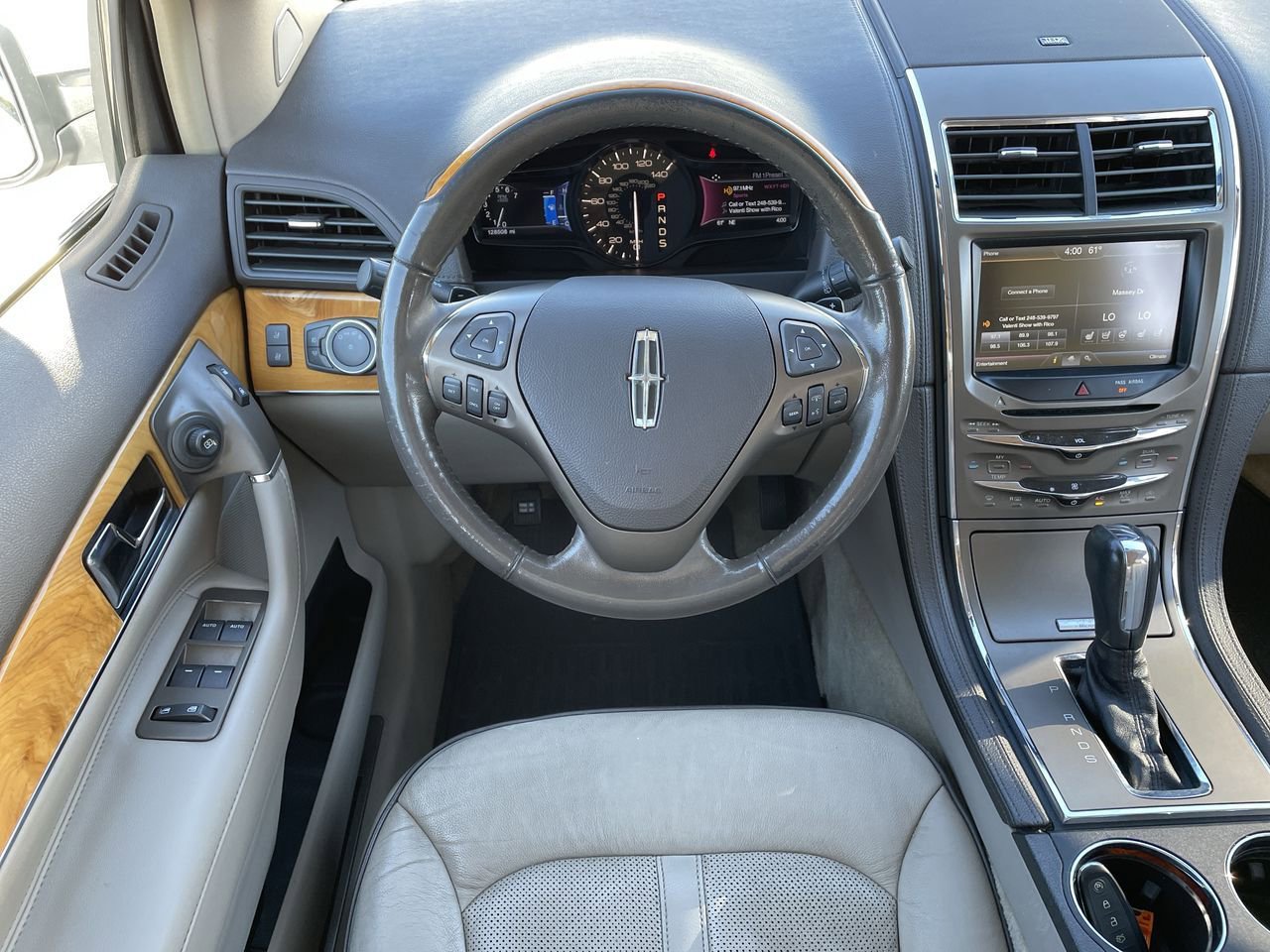 Thumbnail: 2015 Lincoln MKX - 11