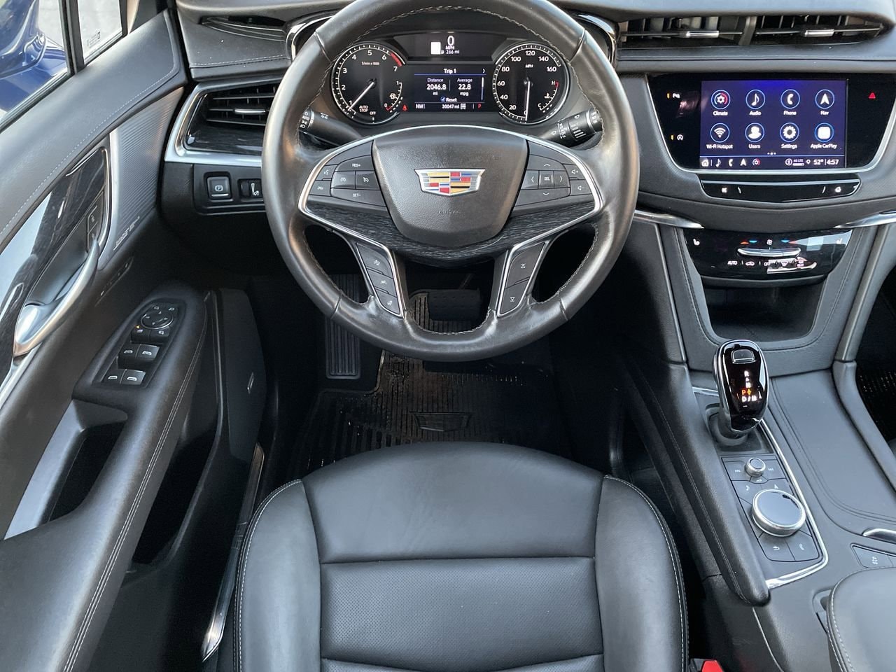 Thumbnail: 2023 Cadillac XT5 - 11