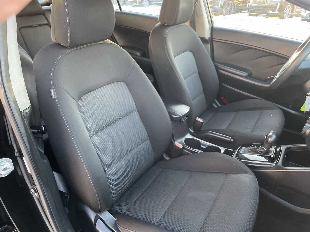 Thumbnail: 2017 Kia Forte - 14