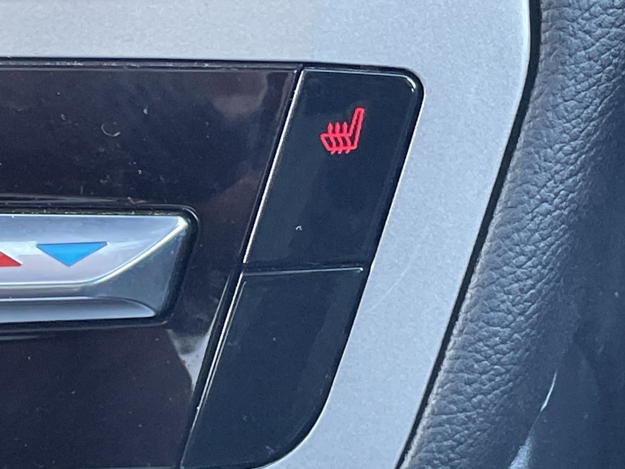 Thumbnail: 2022 Ford Explorer - 25