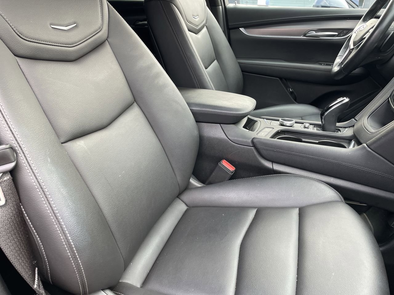 Thumbnail: 2023 Cadillac XT5 - 14