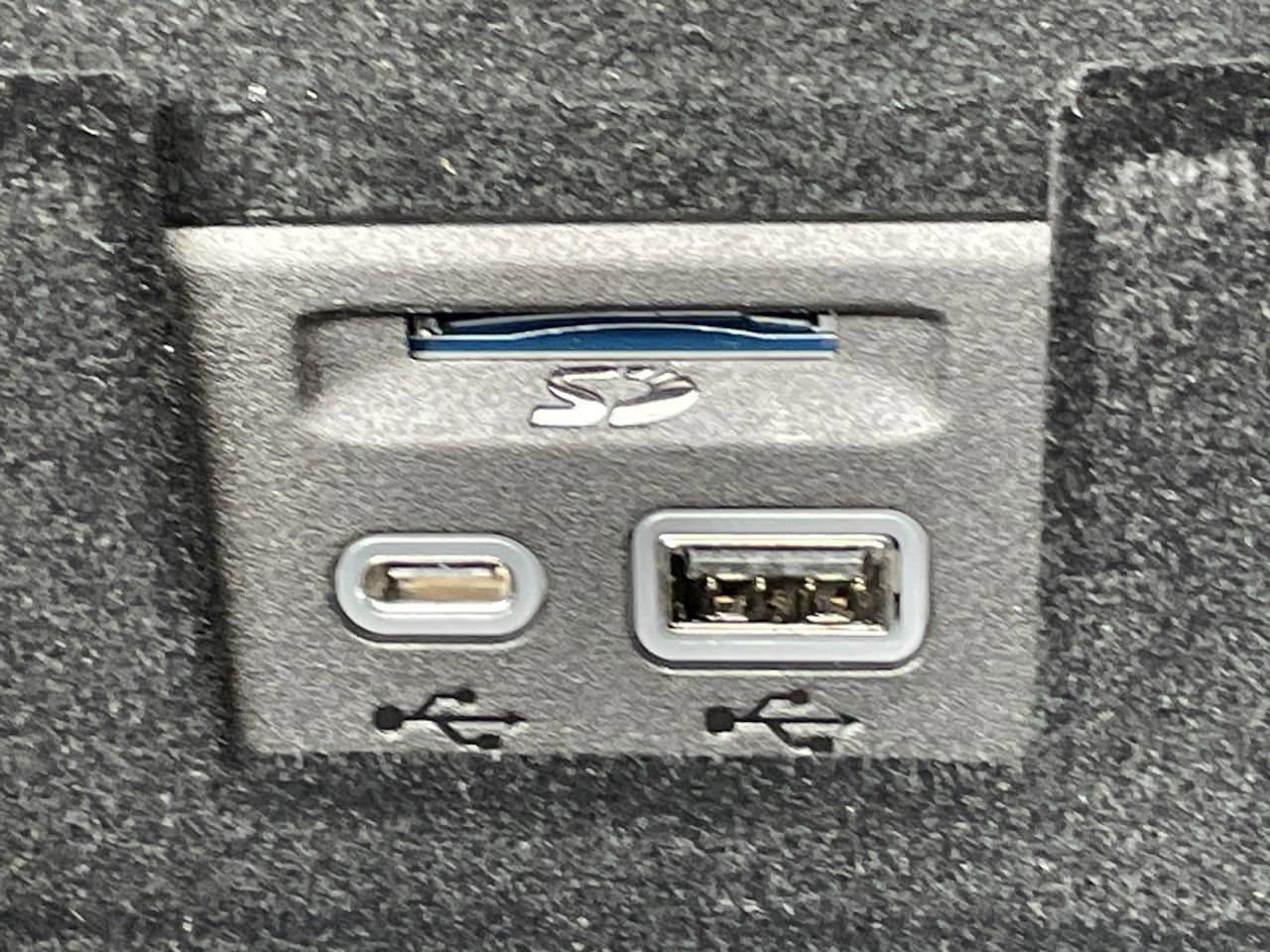 Thumbnail: 2023 Cadillac XT5 - 24